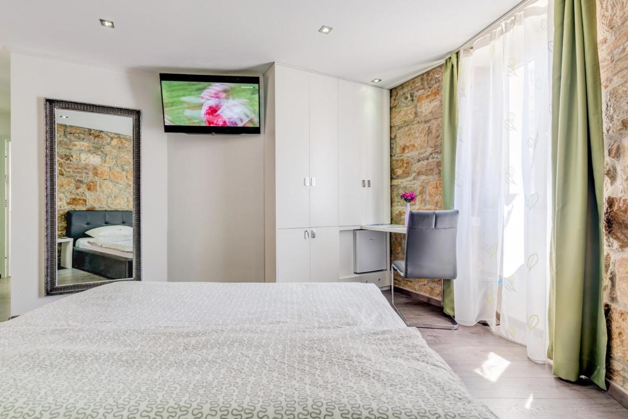 Luxury Rooms Ana In The Heart Of Сплит Екстериор снимка