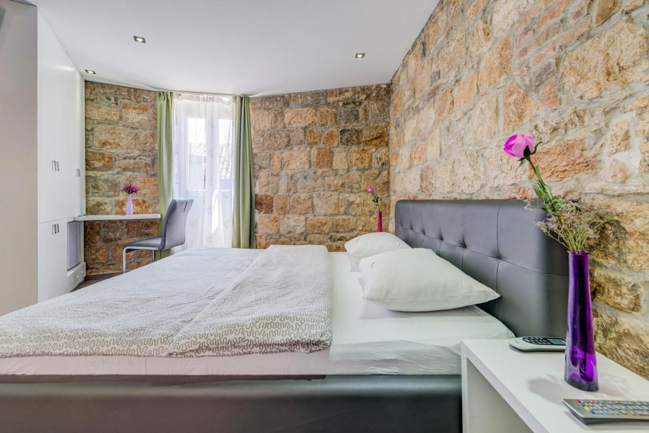 Luxury Rooms Ana In The Heart Of Сплит Екстериор снимка