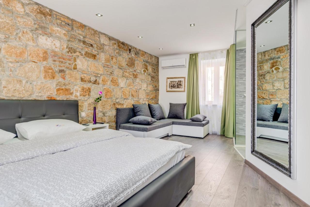 Luxury Rooms Ana In The Heart Of Сплит Екстериор снимка