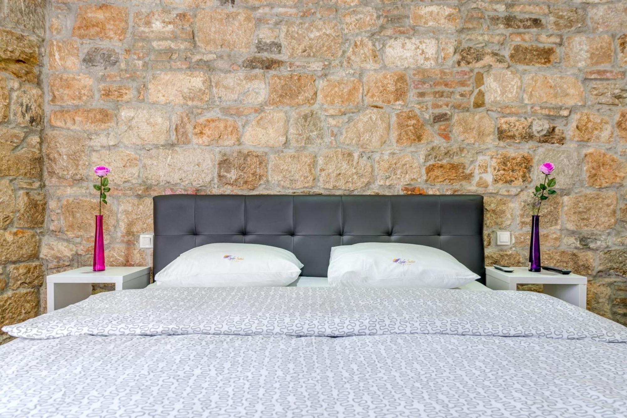 Luxury Rooms Ana In The Heart Of Сплит Екстериор снимка